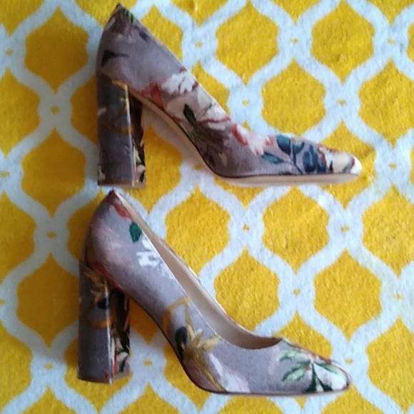 HP🥳 Nine west,  Heels 9M. - Picture 2 of 11